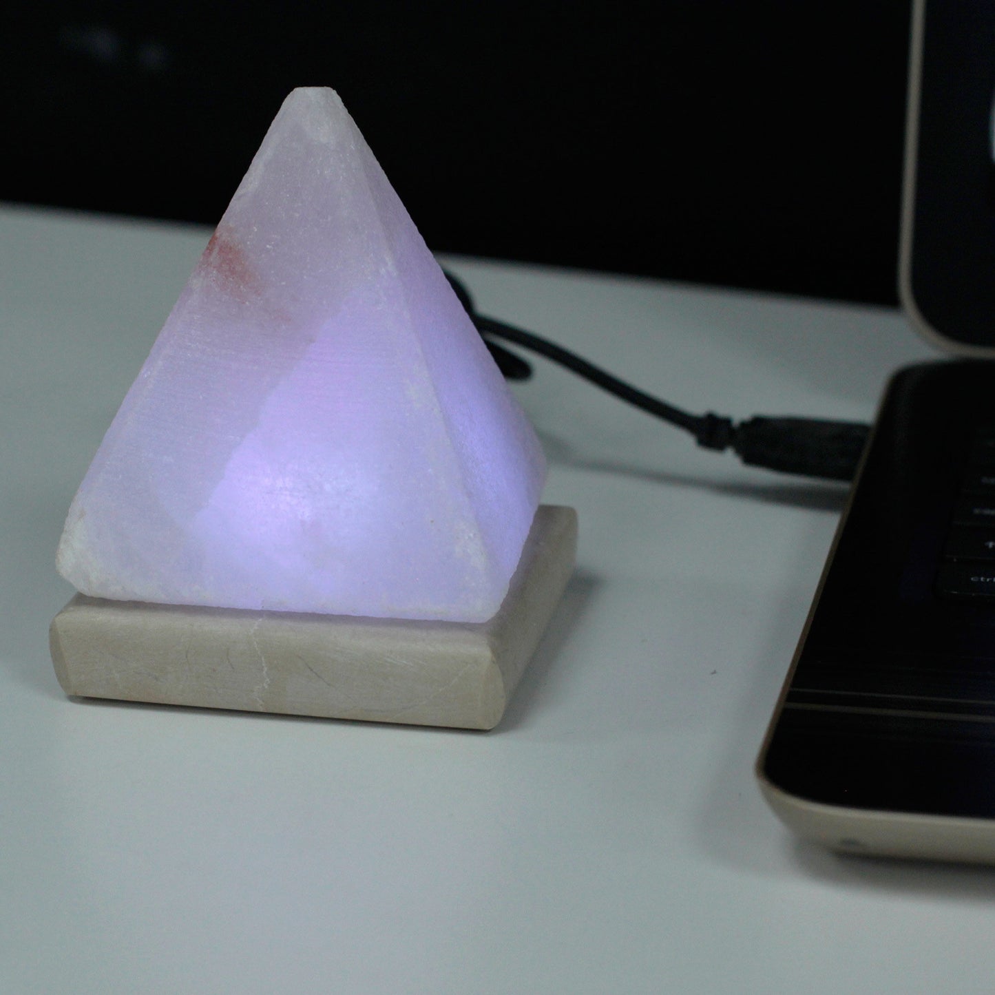 Lâmpada de sal USB WHITE Pyramid - 9 cm (multi)